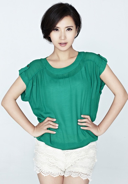 “Mỹ nhân vạn người mê” Trần Hảo trở lại - 1 Trần Hảo khoe dáng thon sau khi sinh con gái gần hai năm.