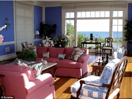 Nội thất bên trong ngôi biệt thự rất sang trọng và đẹp mắt.