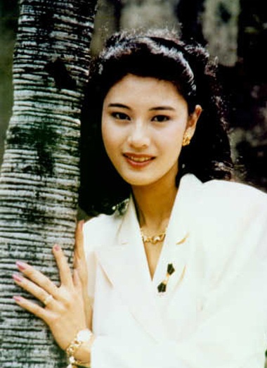 Lý Gia Hân khoe vẻ đẹp hoàn hảo khi còn trẻ.