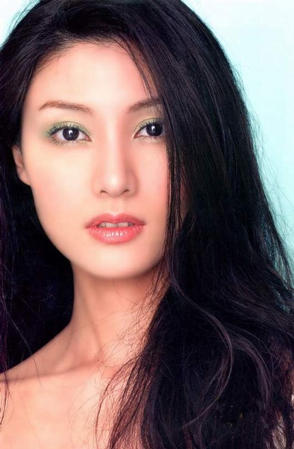 Lý Gia Hân khoe vẻ đẹp hoàn hảo khi còn trẻ.