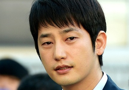 Park Shi Hoo bức xúc vì bị truy tố tội cưỡng dâm - 1 Park Shi Hoo cho rằng anh bị cơ quan điều tra đối xử bất công.