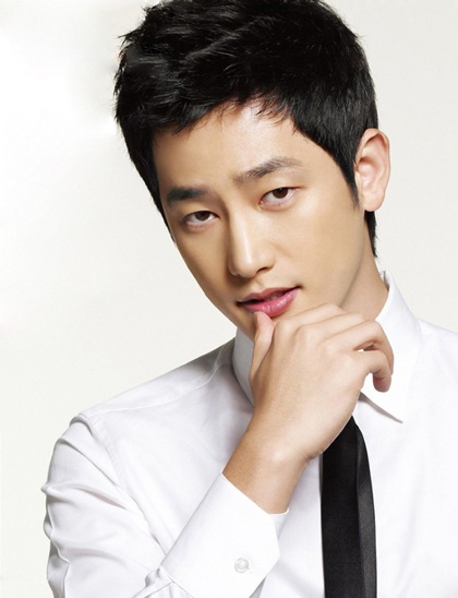 Tên của tài tử dính scandal cưỡng dâm biến mất khỏi giải Baeksang - 1 Tên của tài tử dính scandal cưỡng dâm biến mất khỏi giải Baeksang