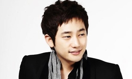 Tài tử xứ Hàn Park Shi Hoo bị tố cưỡng dâm