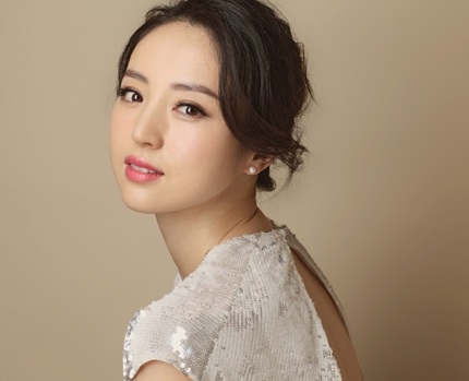 Đổng Tuyền cũng đã kết hôn từ hai năm trước với một nam đồng nghiệp