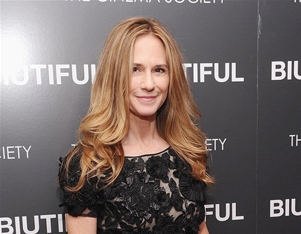 Những ngôi sao Hollywood làm mẹ ở tuổi tứ tuần - 16 Nữ diễn viên Holly Hunter thật đáng ngưỡng mộ khi vẫn sinh một cặp sinh đôi khi 47 tuổi.