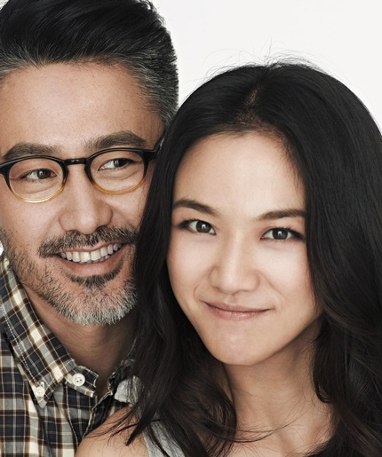 Với gương mặt trang điểm nhẹ nhàng, Thang Duy vẫn đầy nữ tính và quyến rũ!