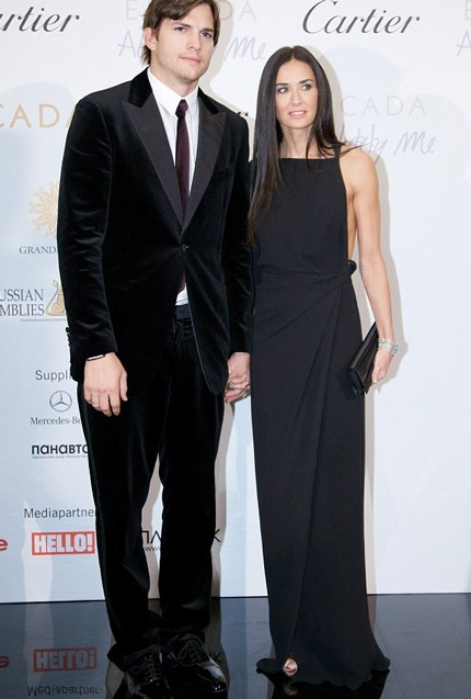 Demi Moore và chồng cũ - Ashton Kutcher chia tay sau 6 năm chung sống.