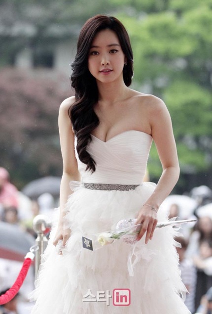 Hong Su Ah gợi cảm từng centimet