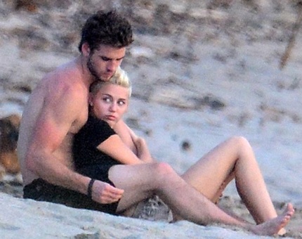 Miley đang tìm cách giữ chân bạn trai sau một loạt sóng gió