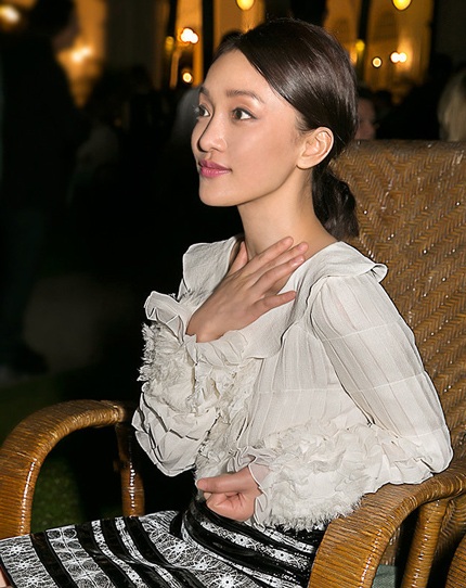 So với tuổi 40 của mình, Châu Tấn thực sự rất trẻ trung và thon thả.