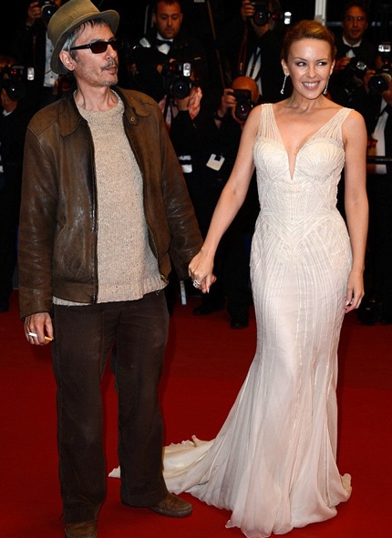 Kylie Minogue yêu kiều và duyên dáng khi tham dự LHP Cannes, ngày 23/5.