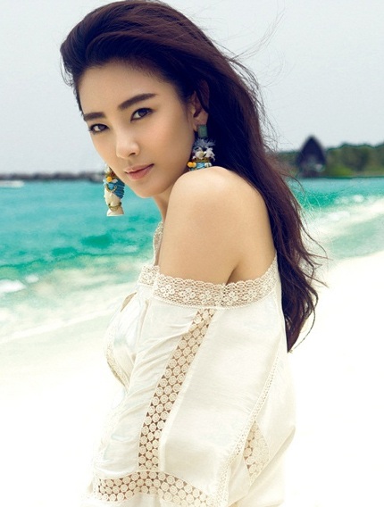 Trương Vũ Kỳ đòi chồng đi giày cao gót để rước dâu