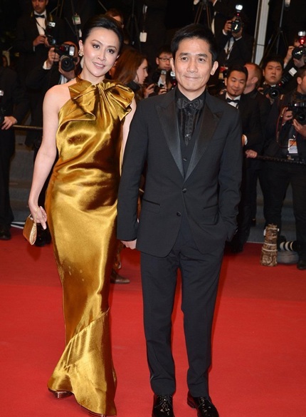 Lưu Gia Linh sánh đôi cùng chồng - nam diễn viên Lương Triều Vỹ tham dự buổi chiếu ra mắt bộ phim