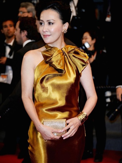 Lưu Gia Linh sánh đôi cùng chồng - nam diễn viên Lương Triều Vỹ tham dự buổi chiếu ra mắt bộ phim