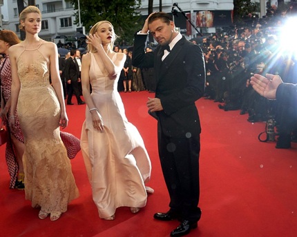 Mưa rất lớn nhưng không làm tinh thần của các nghệ sĩ giảm sút