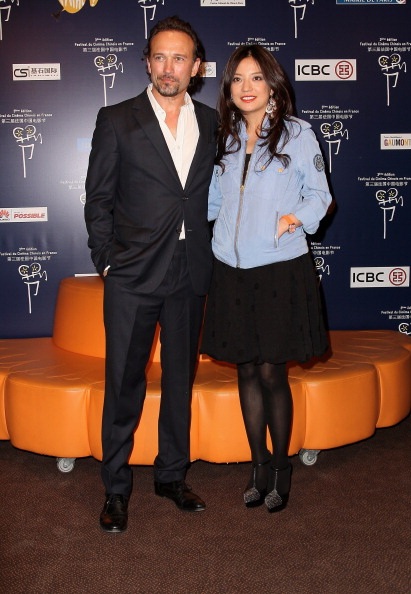 Nữ diễn viên Trung Quốc gặp lại nam đồng nghiệp Vincent Perez, cô cũng bày tỏ tình cảm với anh.