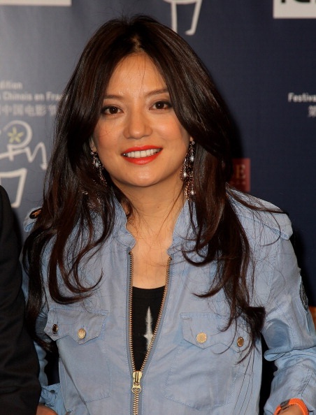 Nữ diễn viên Trung Quốc gặp lại nam đồng nghiệp Vincent Perez, cô cũng bày tỏ tình cảm với anh.