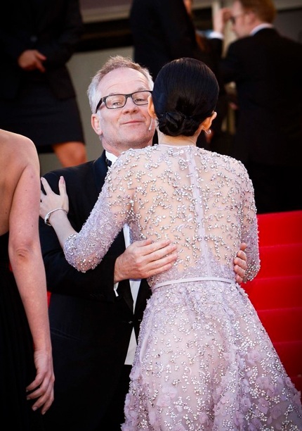 Nữ diễn viên Trung Quốc tạo dáng trước rừng máy ảnh