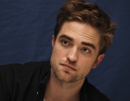 Robert Pattinson không vội hò hẹn sau khi chia tay bạn gái - 1 Robert không muốn lao vào bất kỳ mối quan hệ vội vàng nào sau khi chia tay Kristen