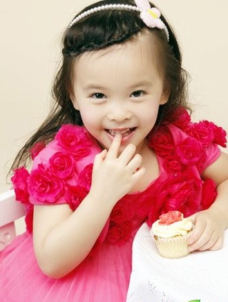 Hai đứa con của Lưu Đào đều sở hữu nét đẹp của mẹ và vẻ thông minh, lanh lợi của bố.