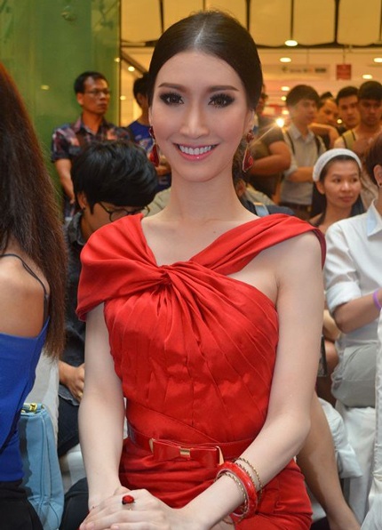 Các thí sinh đều sở hữu gương mặt hoàn hảo và nữ tính.