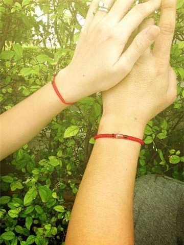 Kim Hiền hạnh phúc chia sẻ về tình yêu mới - 2 Kim Hiền khoe chiếc vòng tình yêu của cô và bạn trai hiện tại