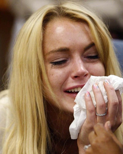 Tâm sự thầm kín của “gái hư” Lindsay Lohan - 2 Buổi trò chuyện của ngôi sao trẻ và Pier Morgan diễn ra như sau: