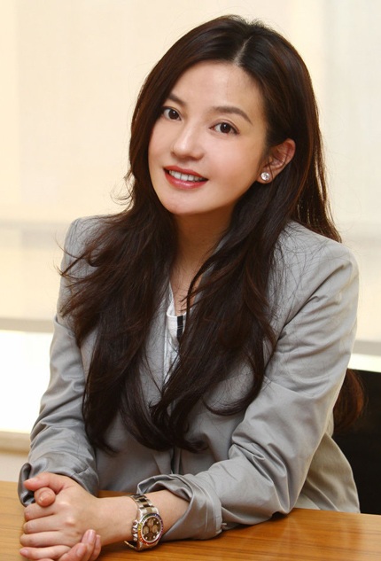 Triệu Vy - Nữ đạo diễn trẻ thành đạt tại Trung Quốc - 1 Triệu Vy thành công với cương vị đạo diễn với bộ phim đầu tay.
