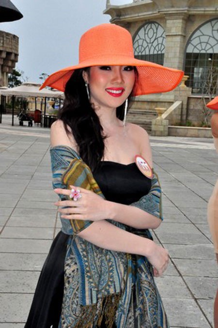 Diệp Hồng Đào khi là thí sinh của Hoa hậu Việt Nam 2012