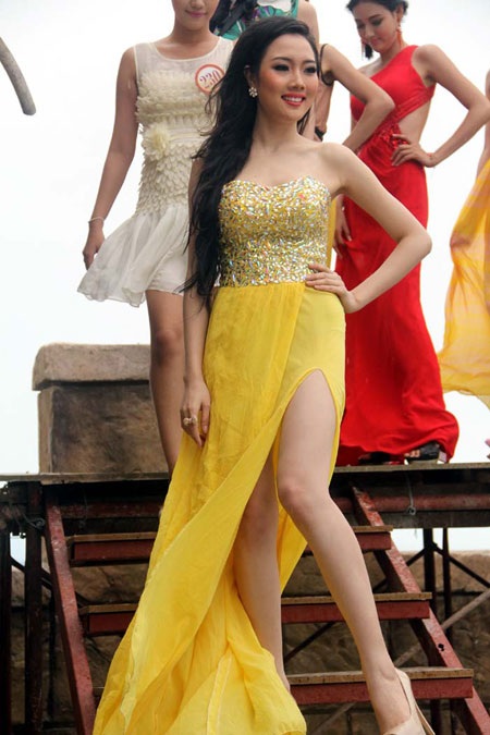 Diệp Hồng Đào khi là thí sinh của Hoa hậu Việt Nam 2012