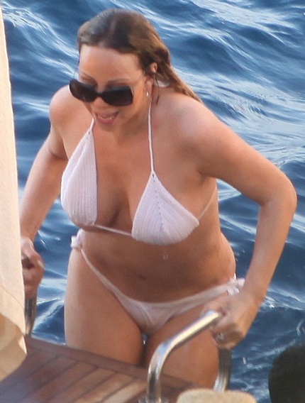 Mariah Carey lại khoe thân trong clip mới