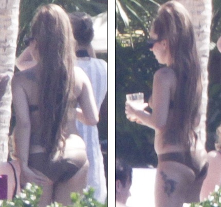 Lady Gaga khoe dáng gợi cảm sau khi giảm hơn 13kg - 14 Sau đó, cô thay sang một bikini màu nâu, tự tin phô diễn thân hình nữ tính và gọn gàng của mình