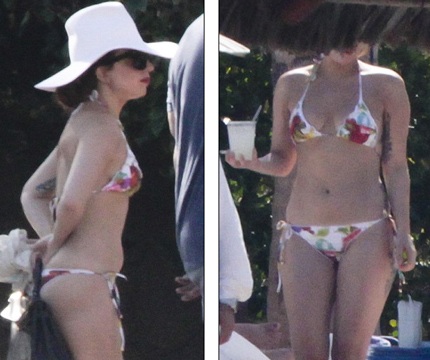 Lady Gaga khoe dáng gợi cảm sau khi giảm hơn 13kg - 4 Ngôi sao ca nhạc khoe thân hình săn chắc trong bộ bikini hai mảnh