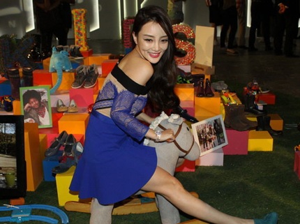 Vẻ mặn mà của “gái một con” Lý Tiểu Lộ