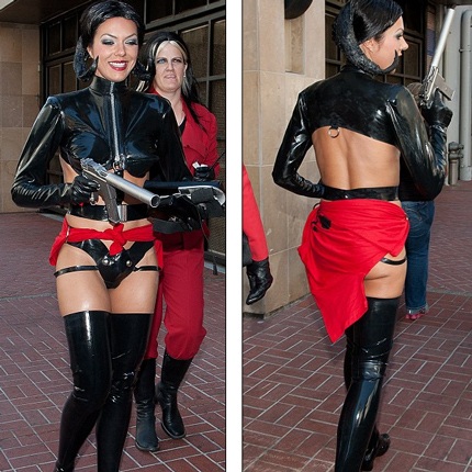 Nóng mắt với trang phục hóa trang của người mẫu Mỹ