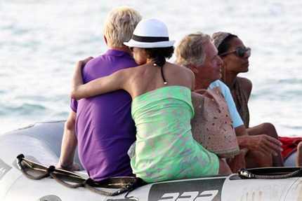 Bà mẹ 37 tuổi khoe dáng vóc đáng ngưỡng mộ