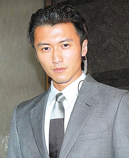 Tạ Đình Phong phủ nhận chuyện hò hẹn với Châu Tấn