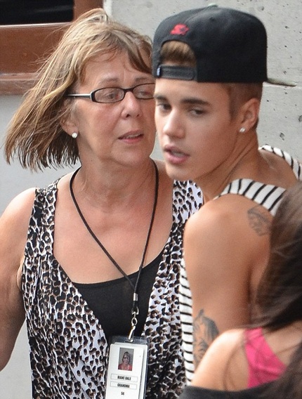 Justin Bieber và bà ngoại