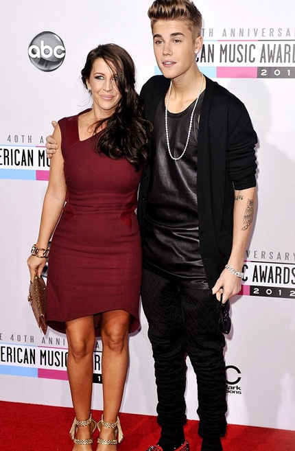Justin Bieber và mẹ ruột