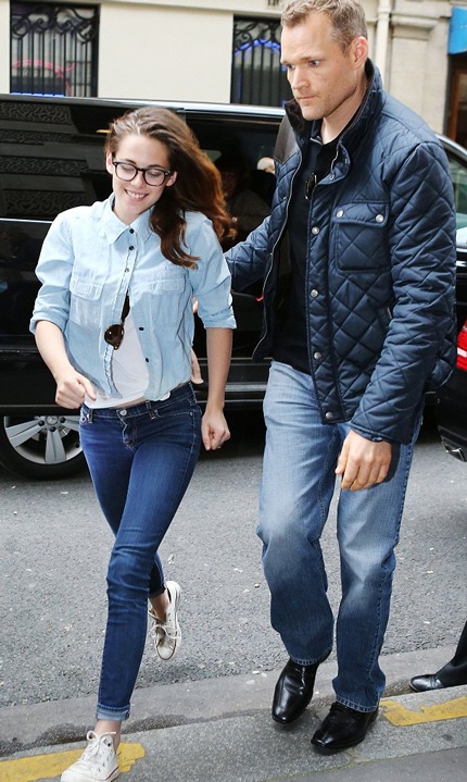 Nụ cười hiếm hoi của Kristen Stewart