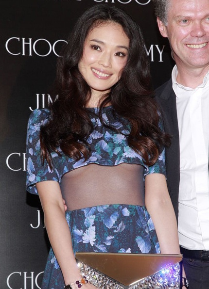 Thư Kỳ gợi cảm với váy “nửa kín nửa hở”