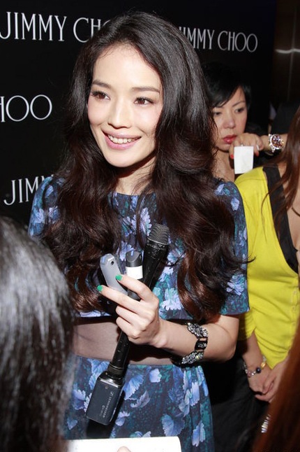 Thư Kỳ cho biết, cô và Phùng Đức Luân vẫn giữ quan hệ bạn bè như từ trước đến nay.