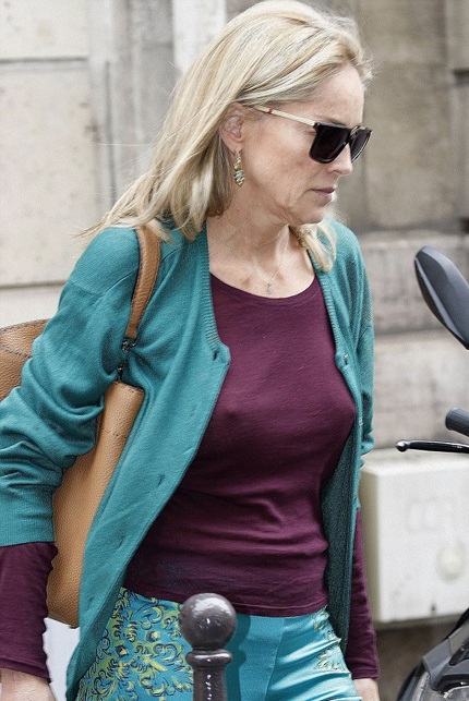 Ngôi sao U60 vẫn giữ được dáng vóc săn chắc đáng ngưỡng mộ dù đã có tuổi