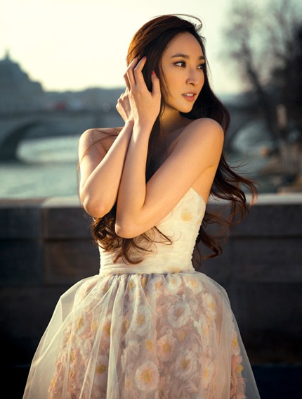 Siêu mẫu xứ Đài Ngô Bội Từ nổi bật với chiều cao khủng