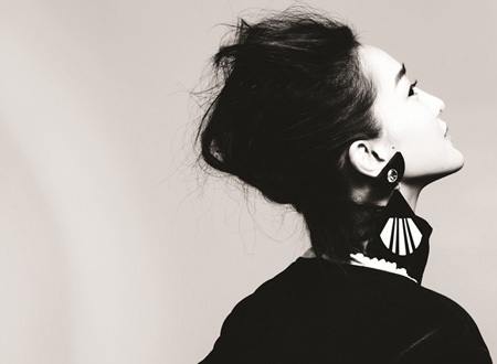 Châu Tấn cuốn hút trong gam màu đen trắng