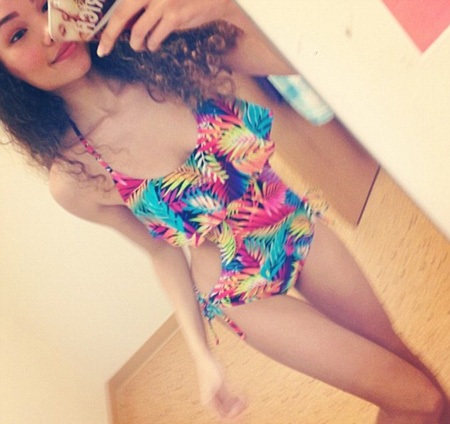 Một số hình ảnh gợi cảm của Ashley Moore