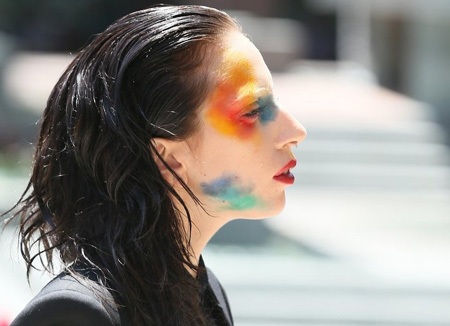 Hiện tại, cô khá bận rộn với kế hoạch trở lại với âm nhạc.