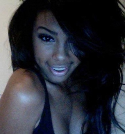 Selena Gomez che kín mặt sau khi Justin bị tố ngoại tình - 1 Selena Gomez che kín mặt sau khi Justin bị tố ngoại tình