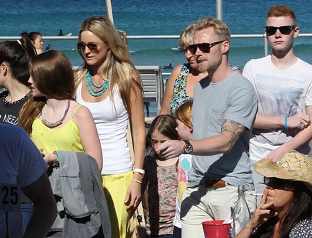 Các con của Ronan thích nghi và gần gũi với bạn gái của bố