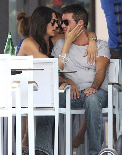 Bạn gái cũ và mới của Simon Cowell tránh mặt nhau